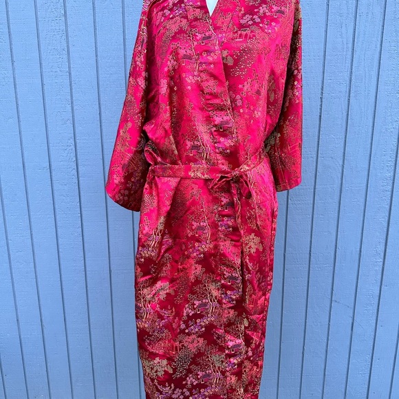 Red Asian Style Wrap Robe - Picture 2 of 10